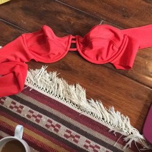 acacia red strapples size small